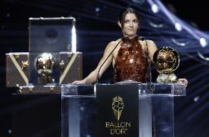 邦马蒂：比如罗德里、梅西，未曾赢得重大团队奖项却也问鼎金球奖